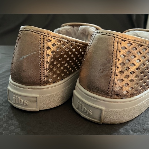 Jibs Classic Rose Gold Diamond Perforated Leather, Natural Cork Slip-Ons; Size 7 - Picture 10 of 11